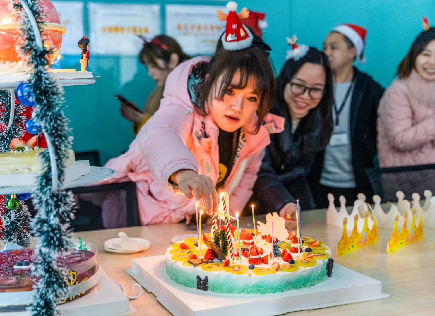 朝天門火鍋?zhàn)４蠹沂フQ節(jié)快樂(lè)！