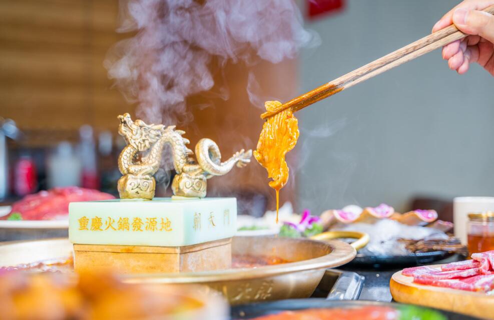 火鍋店的收入主要是靠什么來支撐的？ 