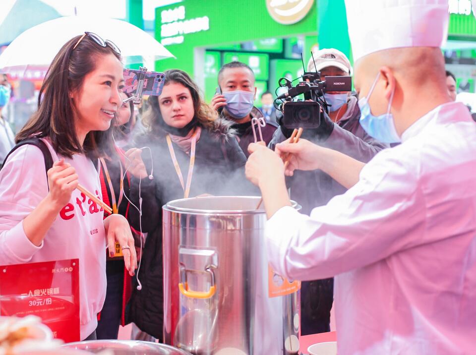 新手經(jīng)營火鍋加盟店，無人問津怎么辦？