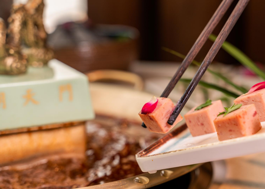 阿勒泰開(kāi)火鍋加盟店，要注意哪幾點(diǎn)？