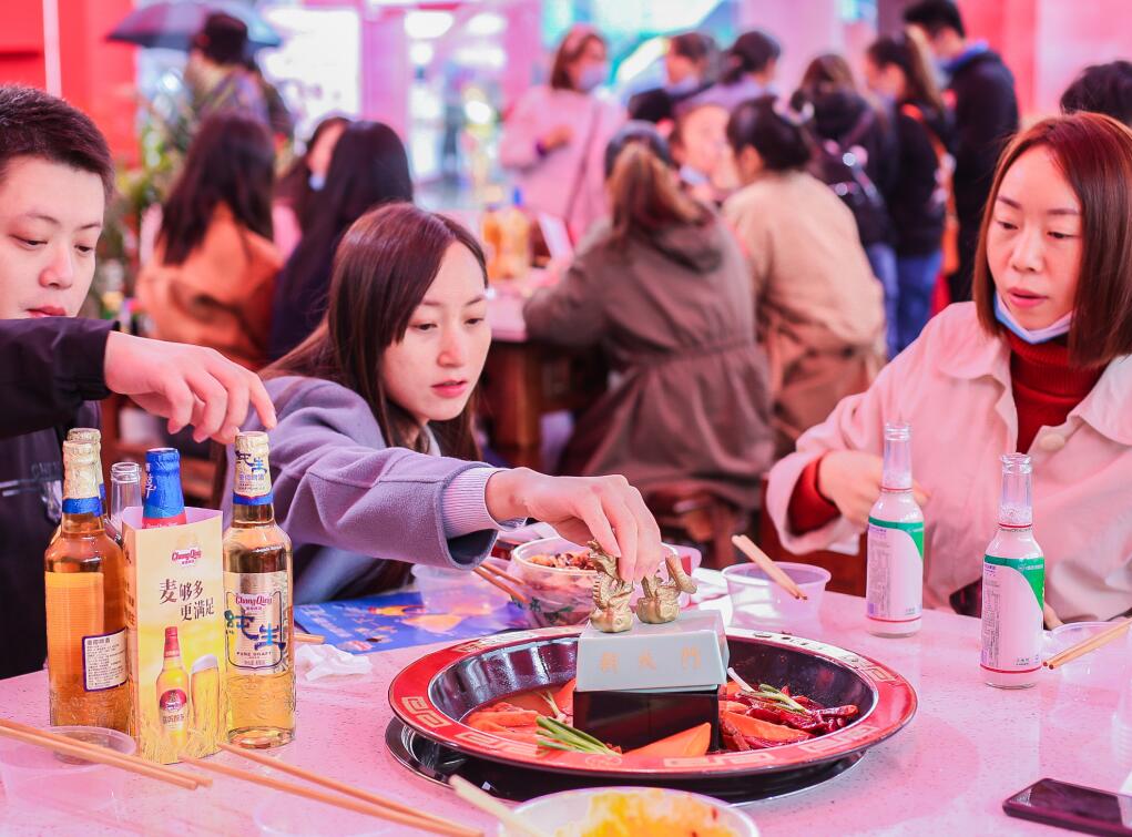 想加盟一家牛肉火鍋店該怎么做？