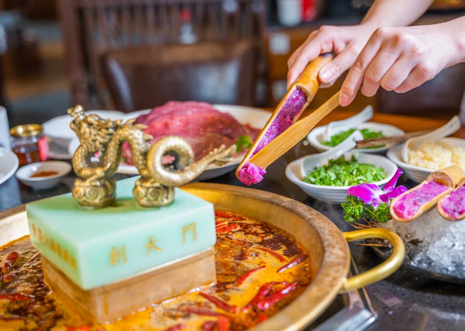 重慶有名氣的火鍋品牌有哪些？這家的歷史有點久遠！