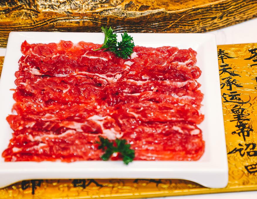 有誰知道火鍋連鎖店加盟費門檻是多少？