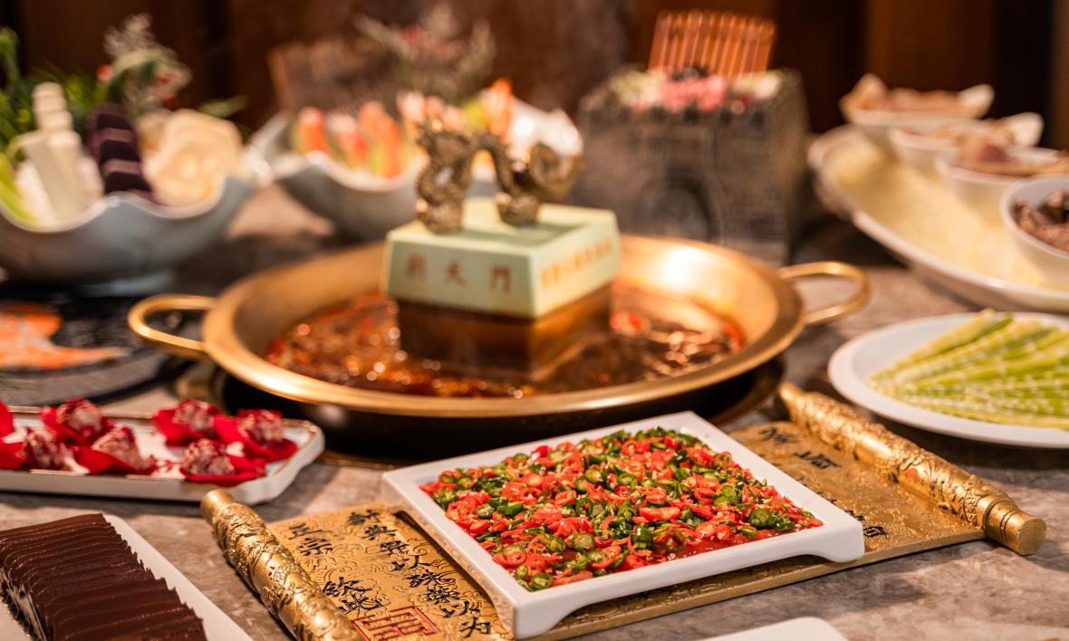 火鍋界新秀，爆店的秘籍菜品，火箭魷魚！