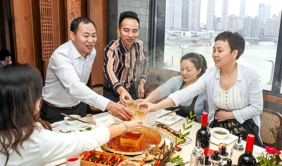 夏天不吃火鍋？做好四點(diǎn)，讓你全場(chǎng)爆滿！