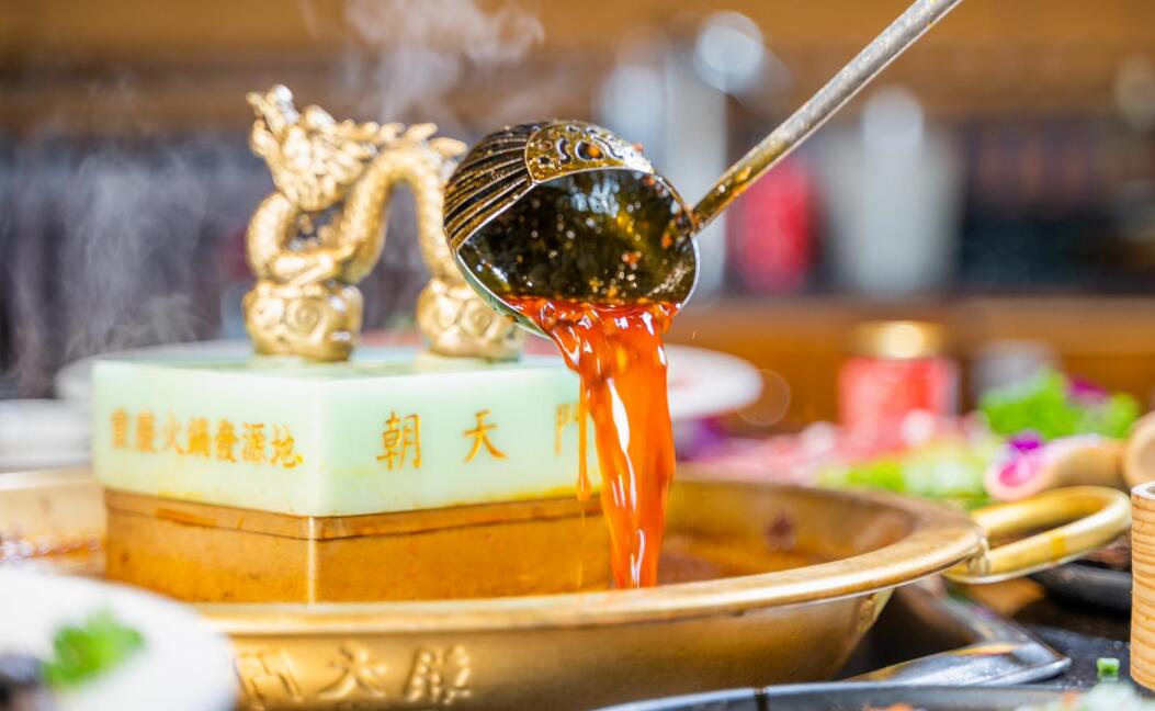 女生開火鍋店，選對(duì)火鍋品牌，讓開店更輕松！