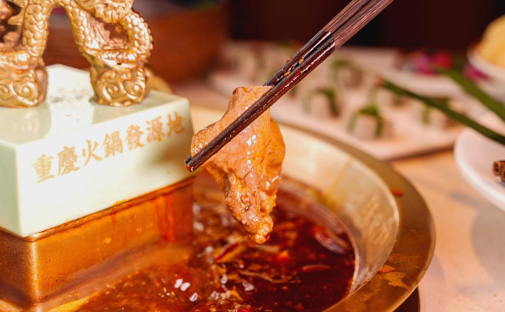 火鍋耙牛肉，好吃得不得了，難怪們店賣(mài)斷貨！