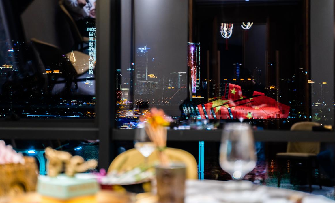 火鍋店生意好，不僅要特色，還要會宣傳！