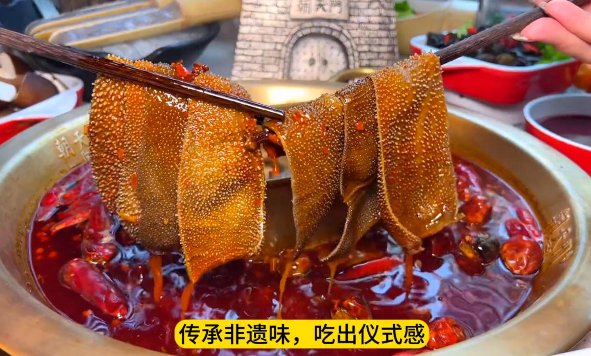 中秋節(jié)來重慶，感受山城美食魅力，旅行打卡攻略！